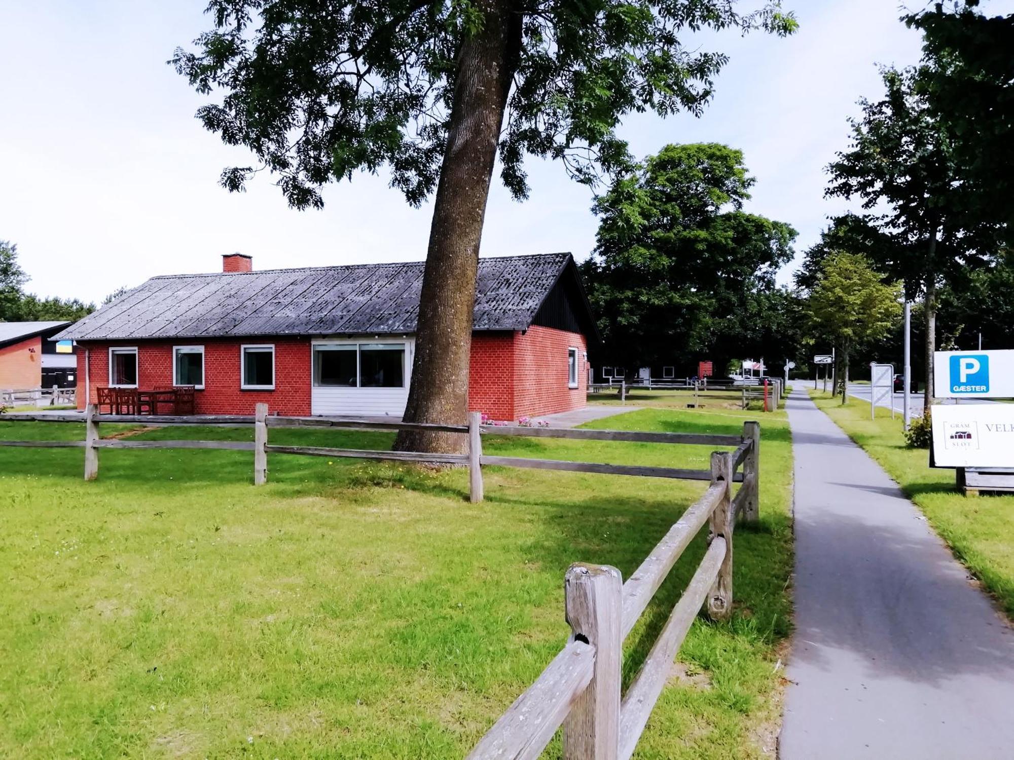 Den Gamle Kro Ved Gram Slot Eksteriør bilde