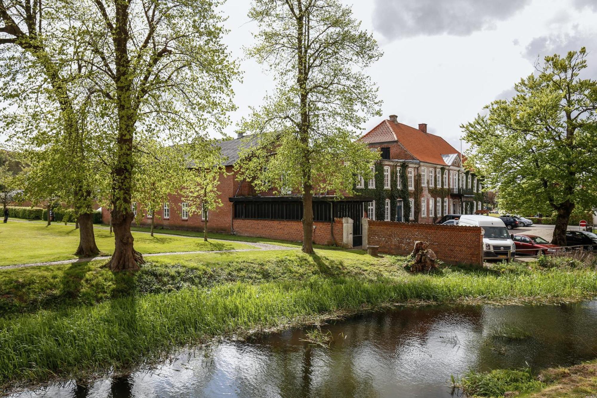 Den Gamle Kro Ved Gram Slot Eksteriør bilde